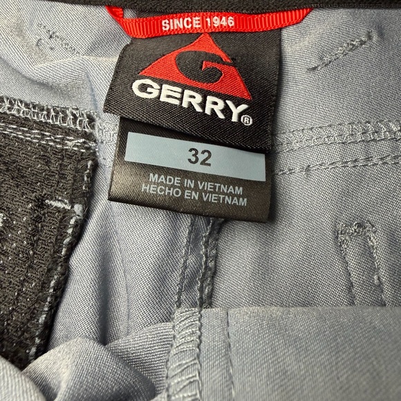 Gerry Weber Men's Gray Flat Front Shorts - Picture 5 of 6